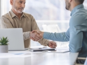 https://www.lemediasocial-emploi.fr/media/cache/articles_thumbnail/uploads/images/articles-small/68234bdc0b12a_Conseils LMSE_Recruter un plus de 50 ans.jpg